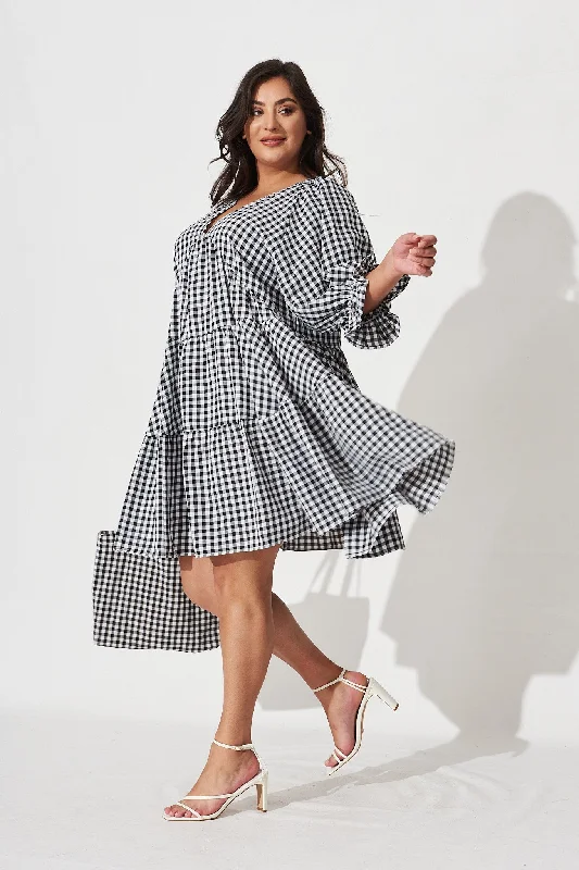 Danni Dress In White With Black Gingham High-low unclassified dresses