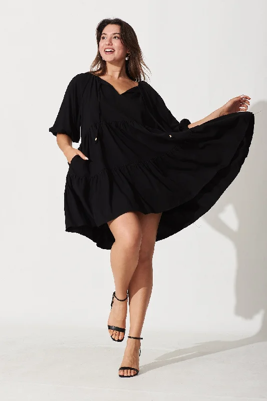 Enamour Smock Dress In Black Ruched unclassified dresses