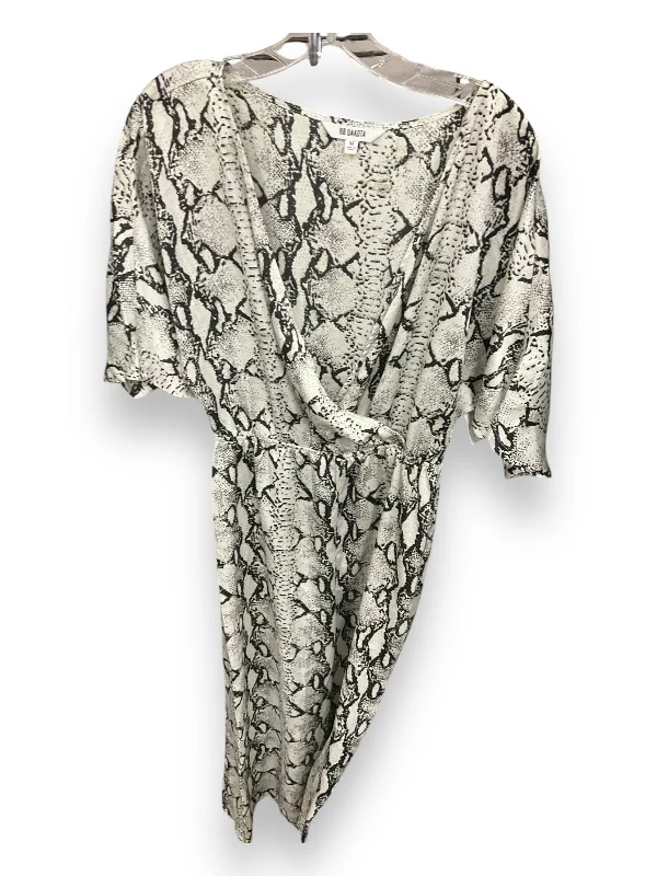 Jumpsuit By Bb Dakota In Snakeskin Print, Size: M Dark color unclassified dresses